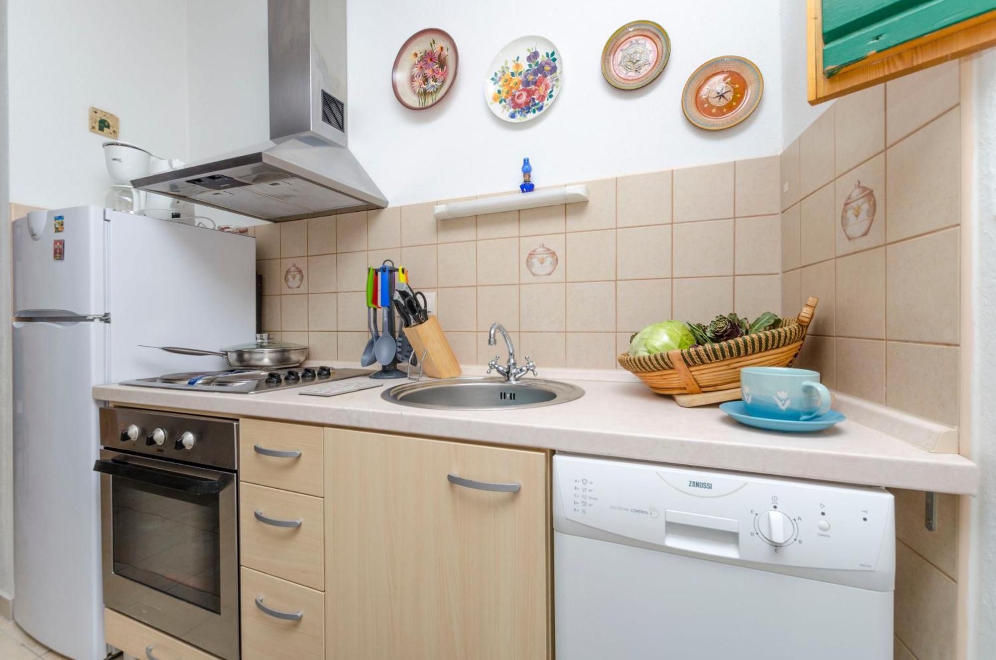 Apartments Draga - Traditional & In Center Vrboska Exterior photo