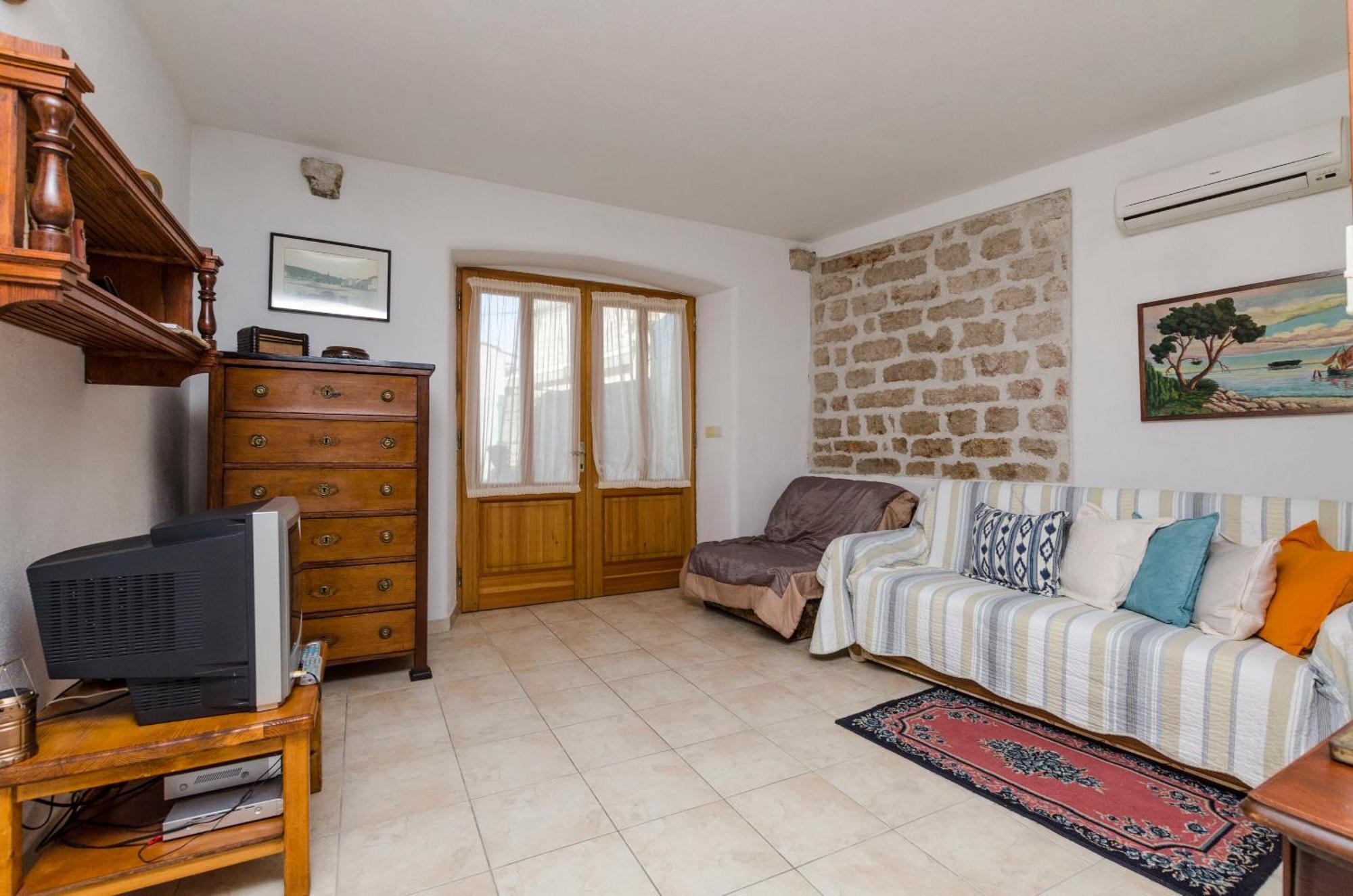 Apartments Draga - Traditional & In Center Vrboska Exterior photo
