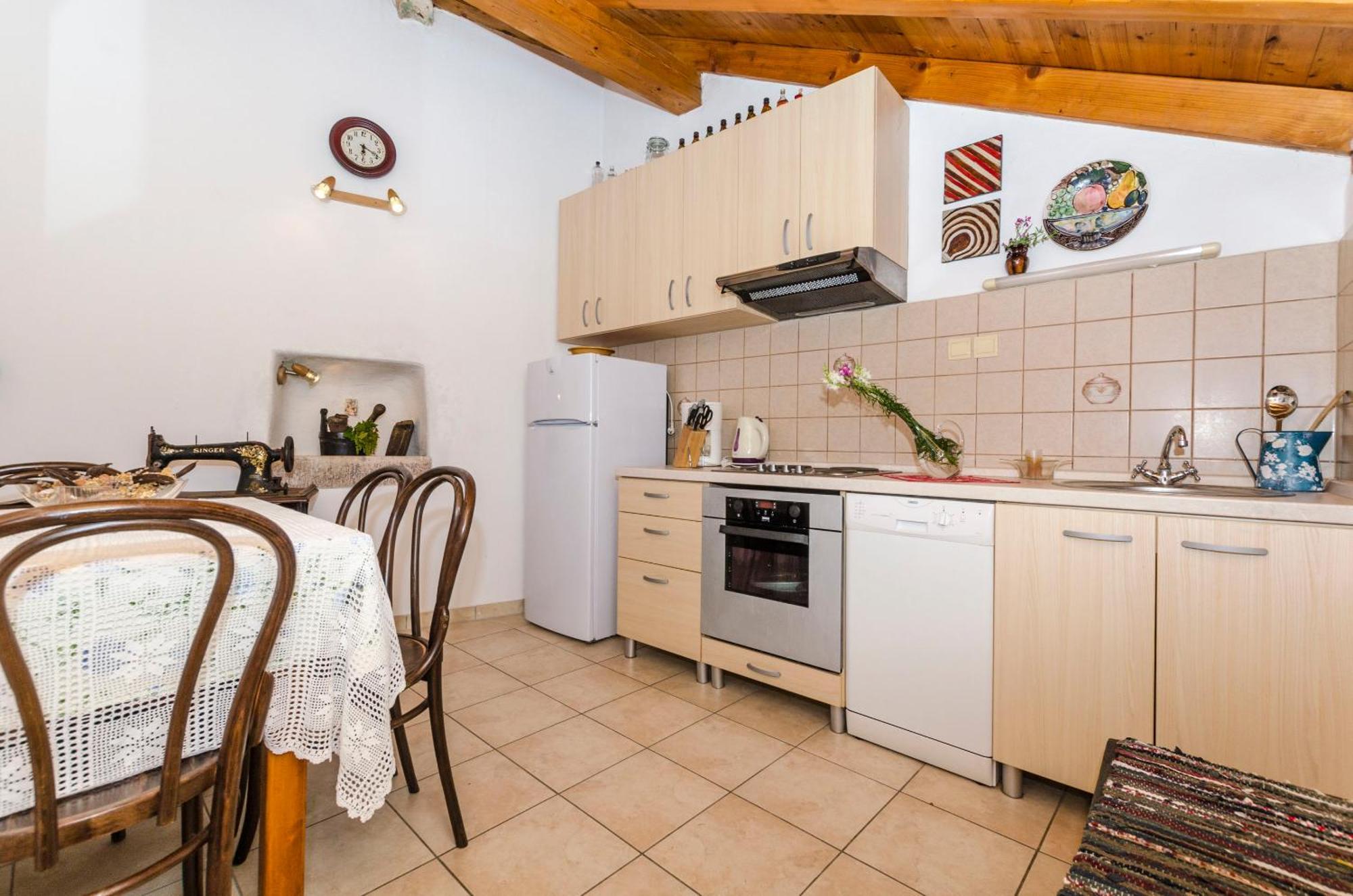 Apartments Draga - Traditional & In Center Vrboska Exterior photo