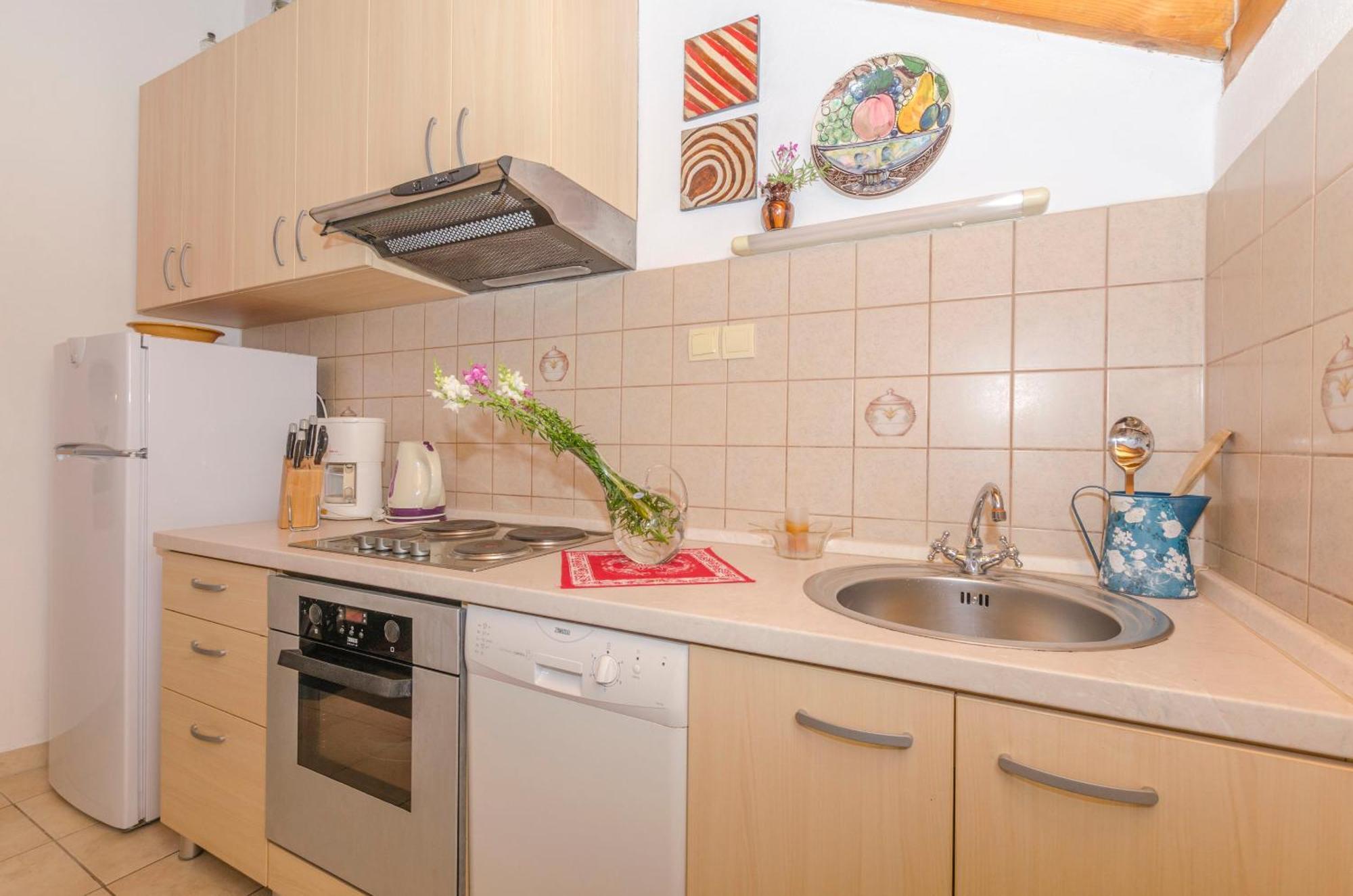 Apartments Draga - Traditional & In Center Vrboska Exterior photo